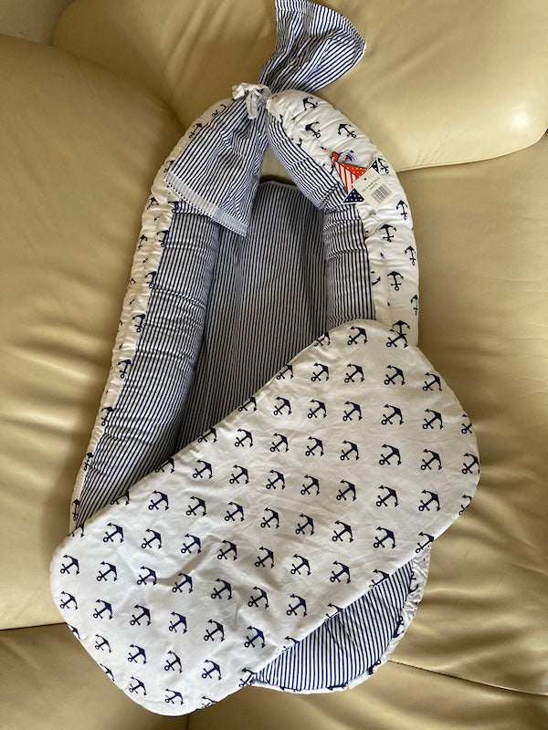 Babynestchen mit Umrandung, blau, HANSEKIND 20214