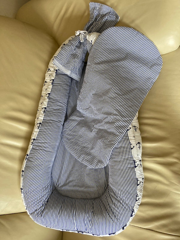 Babynestchen mit Umrandung, blau, HANSEKIND 20214
