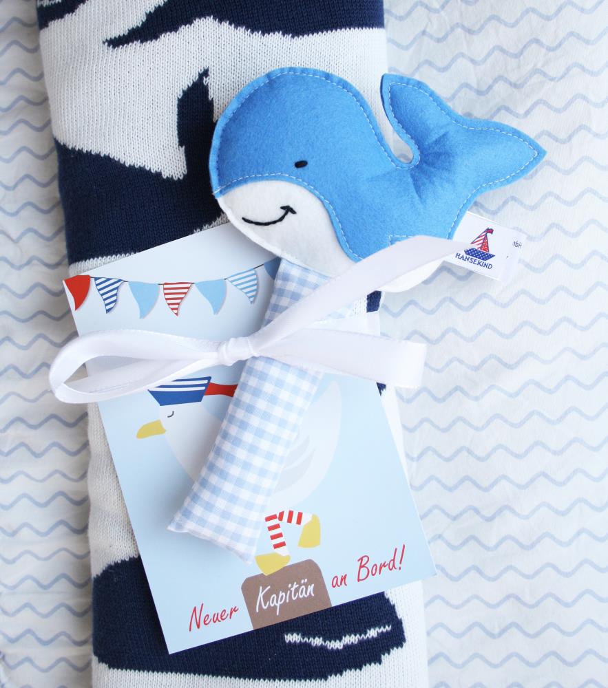 Hansekind-Baby-rasselstab-wal-geschenkidee2_4288
